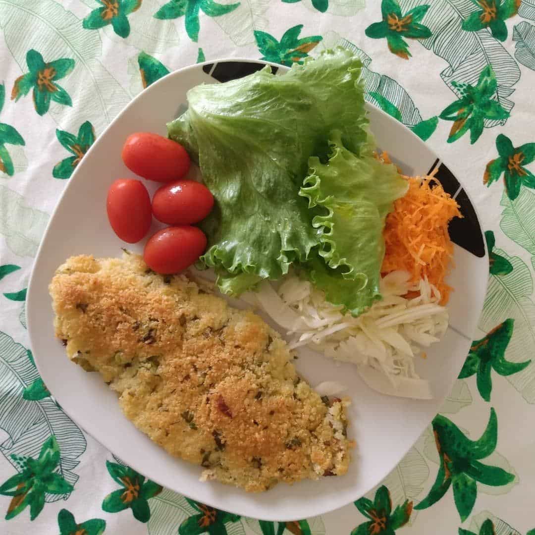 Filé de merluza com crosta de parmesão