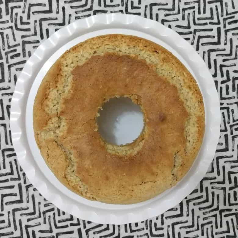 Bolo de amendoim e coco